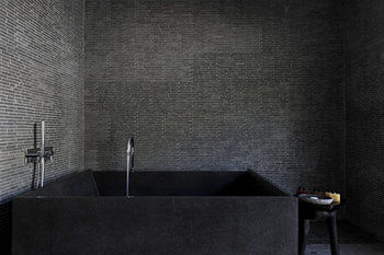 Deep Soaking Bathtub